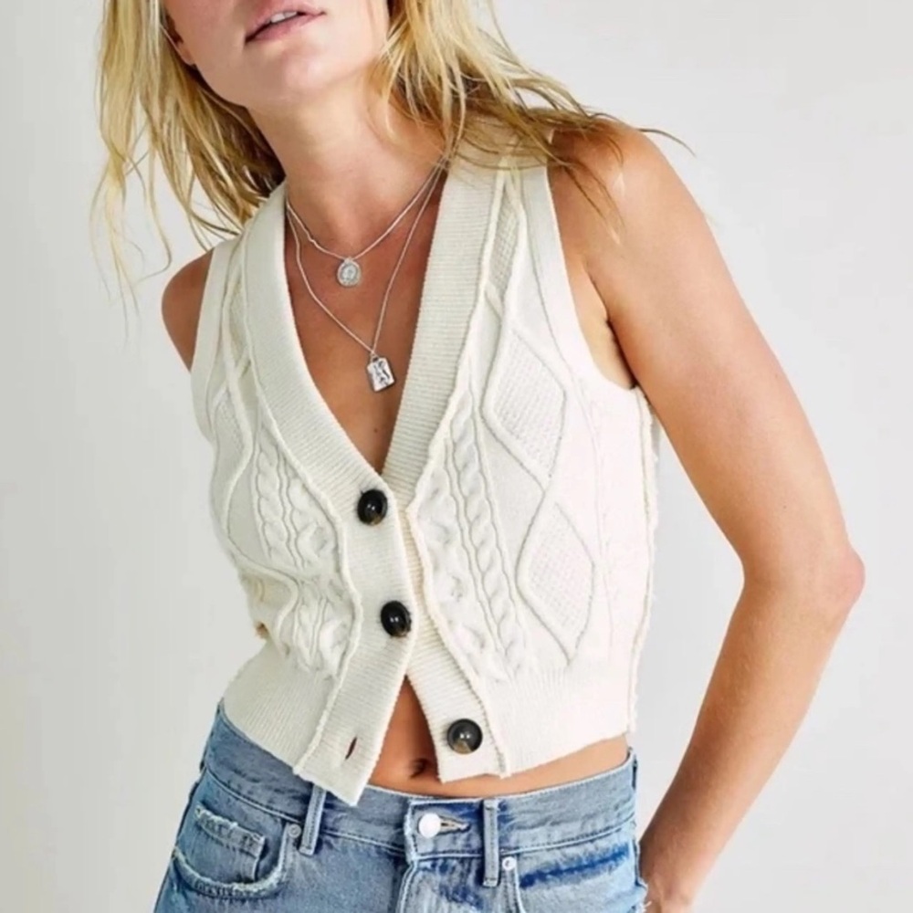 Free People Cream Cable Knit V‑Neck Button Vest